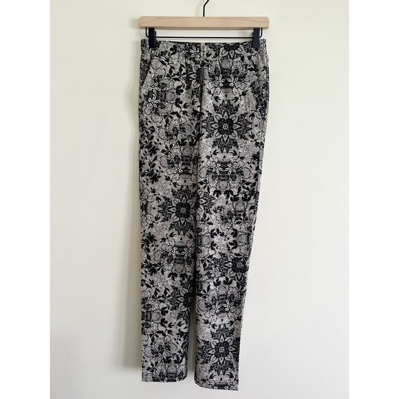 Disney | Baroque Wonder & Whimsy Pants - Picture 3 of 7